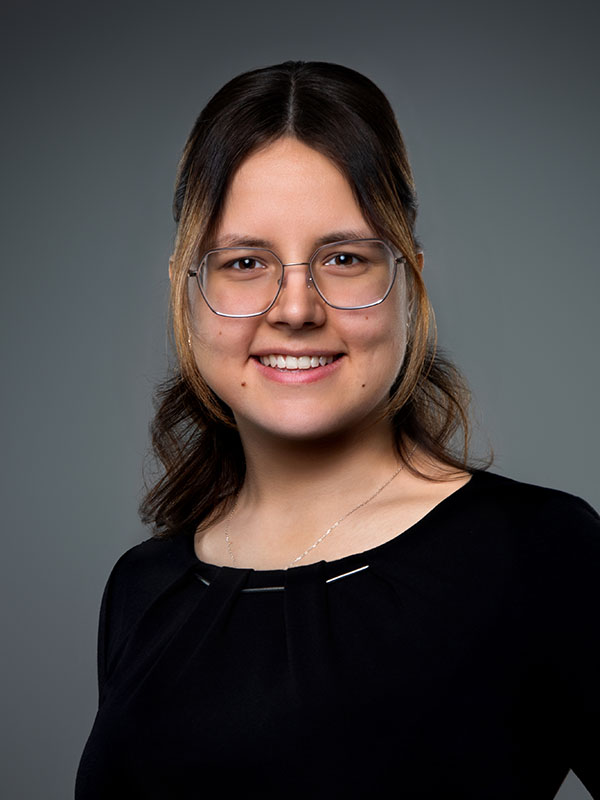 Portraitfoto Leoni Schmiedke